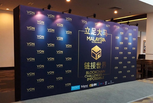 Backdrop Là Gì? Thiết Kế & Thi Công Backdrop Chuyên Nghiệp 4 Backdrop In PP được sử dụng phổ biến tại các sự kiện