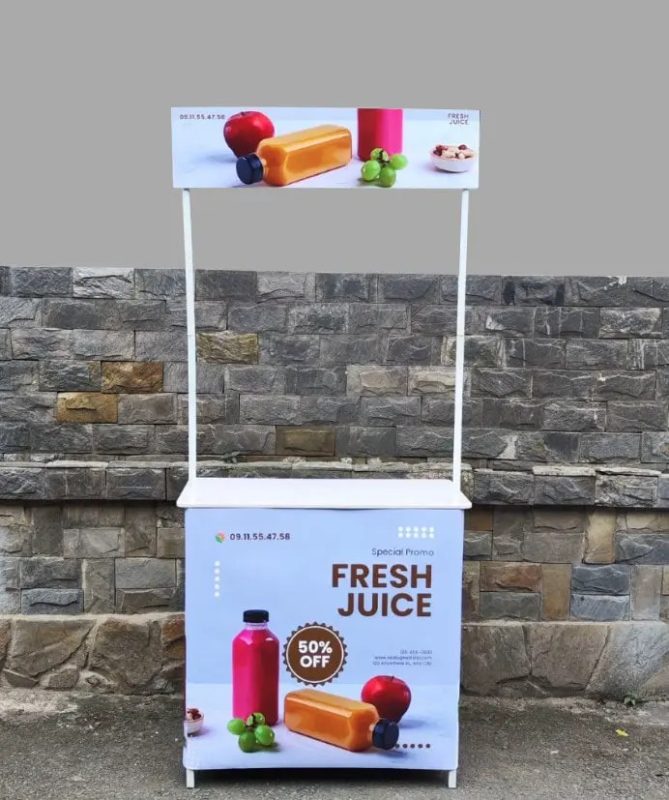 Booth Sampling Sắt: Bền Đẹp, Giá Rẻ, Hiệu Quả 4 Chọn vật liệu và thiết kế booth sampling sắt cần cân nhắc kỹ ngân sách và mục đích