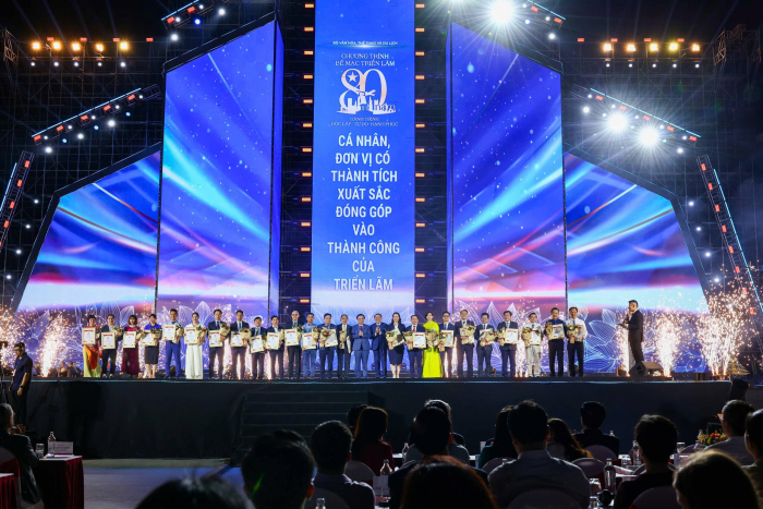 Triển lãm A80: MIK GROUP lọt Top 20 "Không gian trưng bày tiêu biểu" 9 booth MIK top 20 gian hang tieu bieu A80