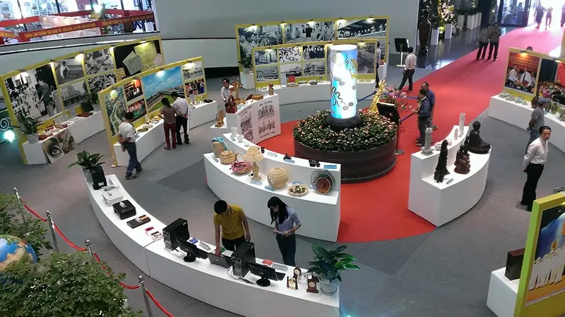 Thiết kế booth triển lãm: 5 bước để thu hút khách hàng