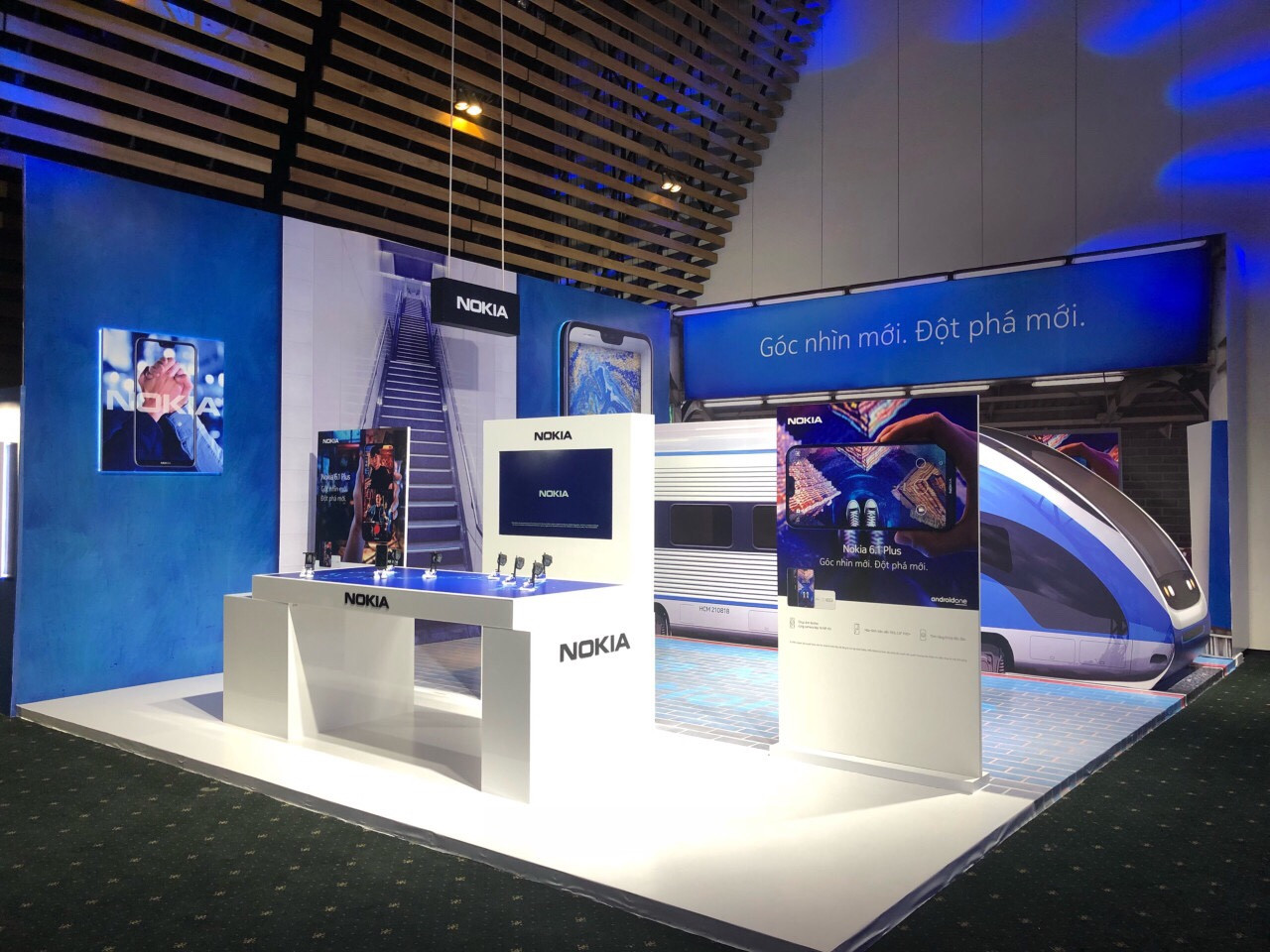 Đứng Booth Là Gì? Từ A Đến Z Cho Người Mới Bắt Đầu